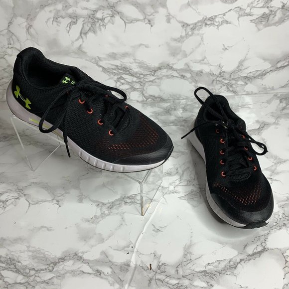 boys black athletic shoes